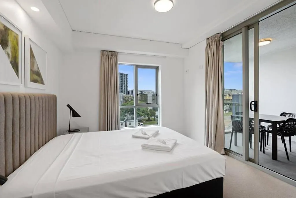 Lovely 2- Bedroom Rental Unit With Free Parking Brisbane 0*,