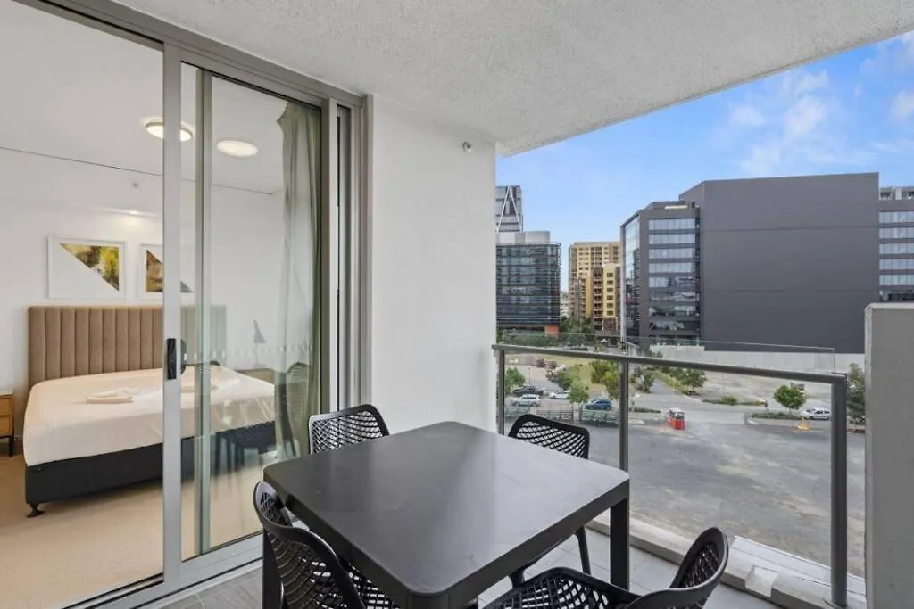 Lovely 2- Bedroom Rental Unit With Free Parking Brisbane Appartement